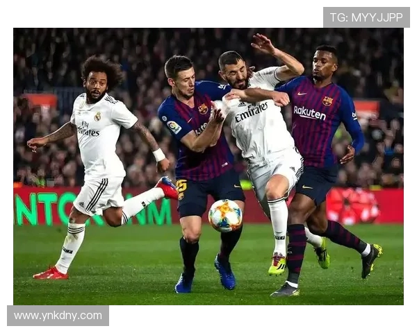 西甲第11轮焦点大战巴萨先行皇马压轴凌晨上演巅峰对决