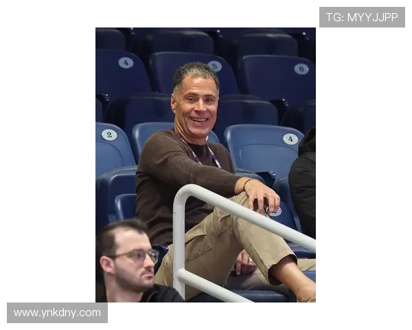 原创浓眉送湖人大礼!东契奇关键时刻表态,詹姆斯冲击第五冠希望大增 原创浓眉送湖人大礼!东契奇关键时刻表态,詹姆斯冲击第五冠希望大增